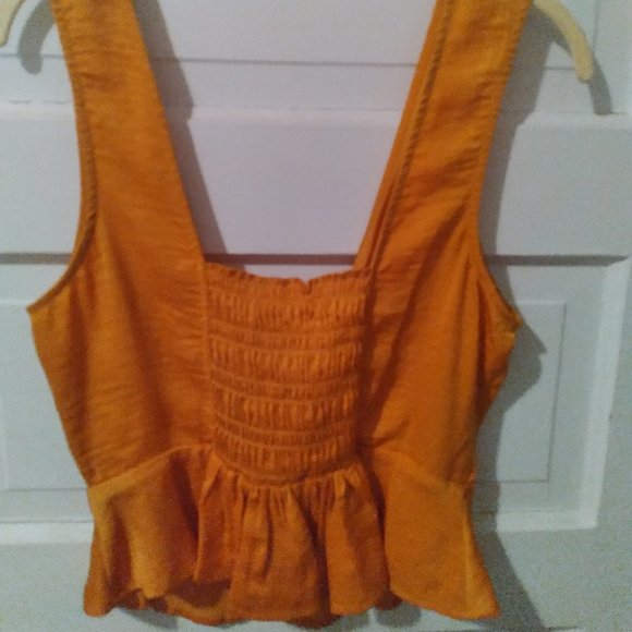 BCBG Crop Top - Picture 3 of 3